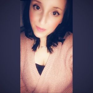 Meet your Posher, Caitlin